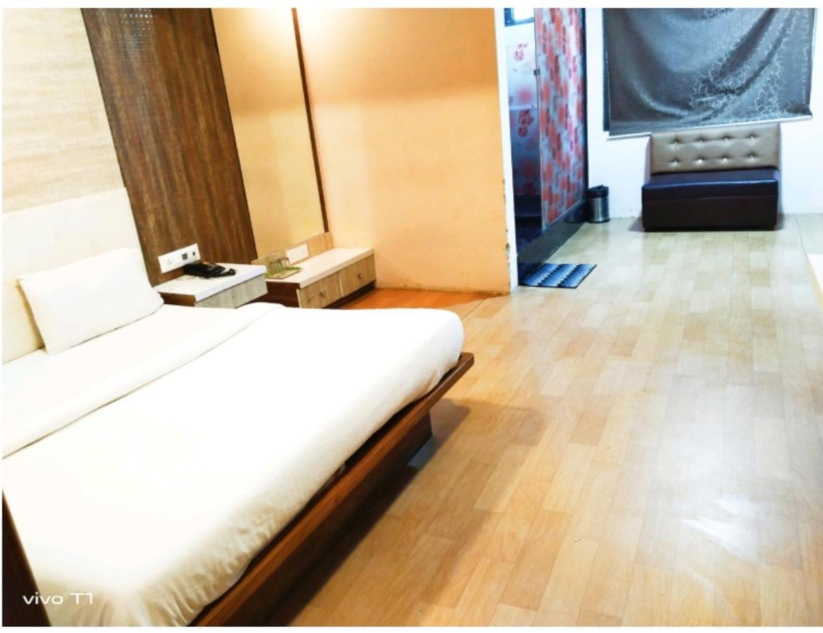 Homestay Vinyasa Residency, Bhayandar, Maharashtra *